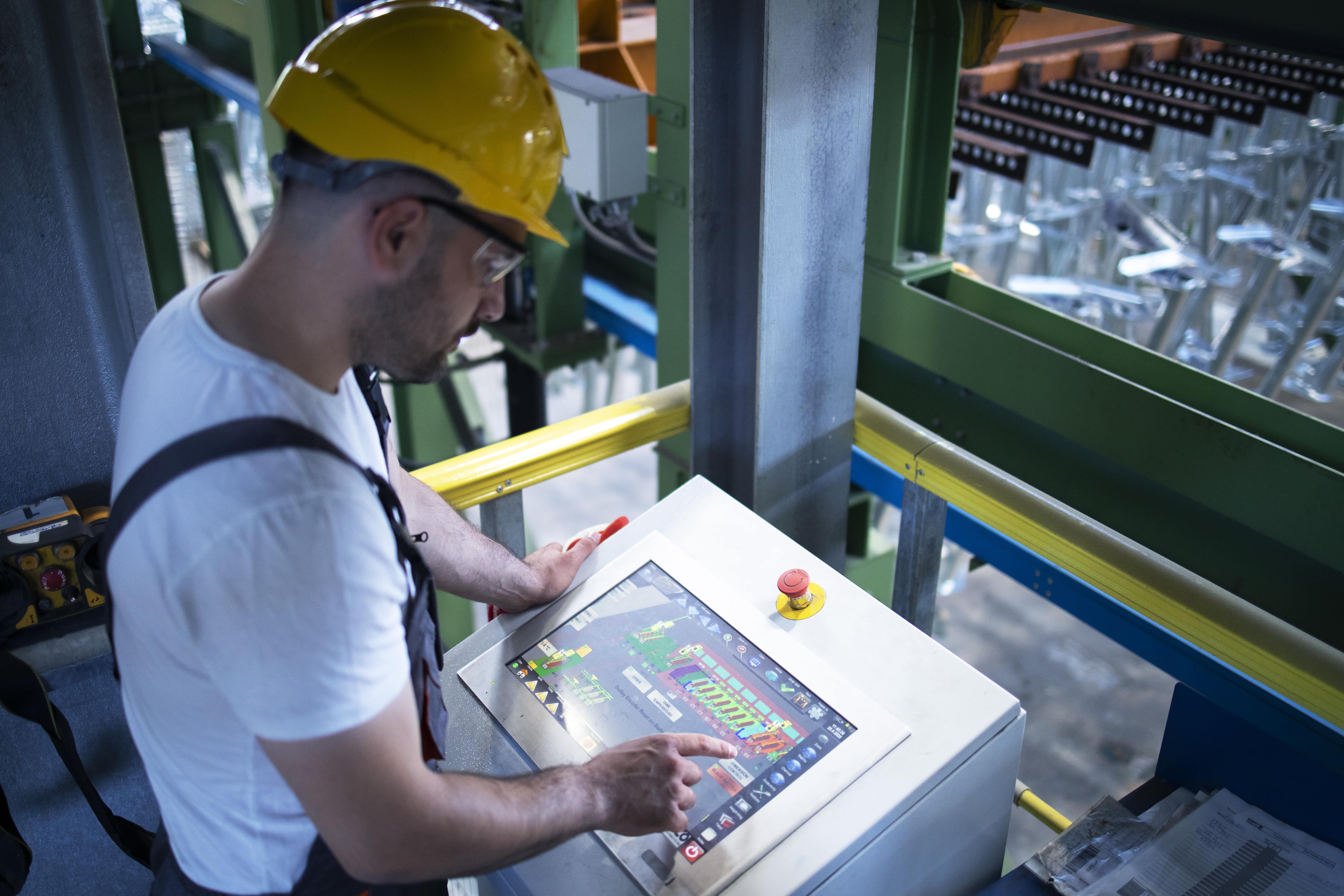 Resolving Industrial Automation Challenges with Upgraded PLC Technology